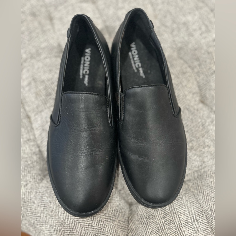 Women’s size 10 Vionic slip on black shoes/sneakers